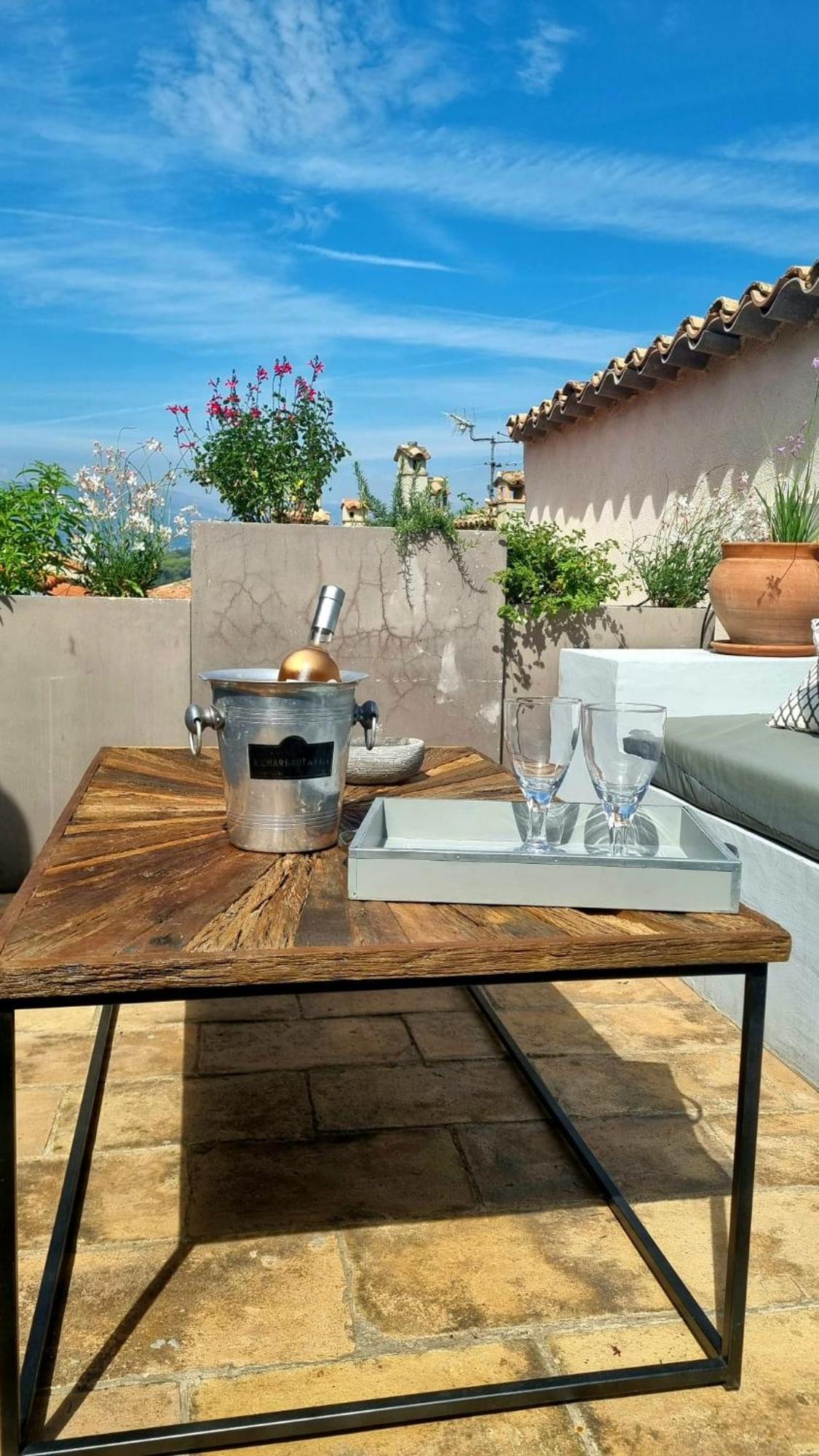 Townhouse Mougins In The Old Village, Fantastic View, Sea And Mountains Ngoại thất bức ảnh